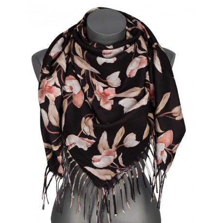 Chusta damska przejściowa w KWIATY na prezent z frędzlami RCC28-2 czarna
